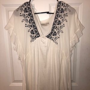 Flowy Tshirt w/V neck